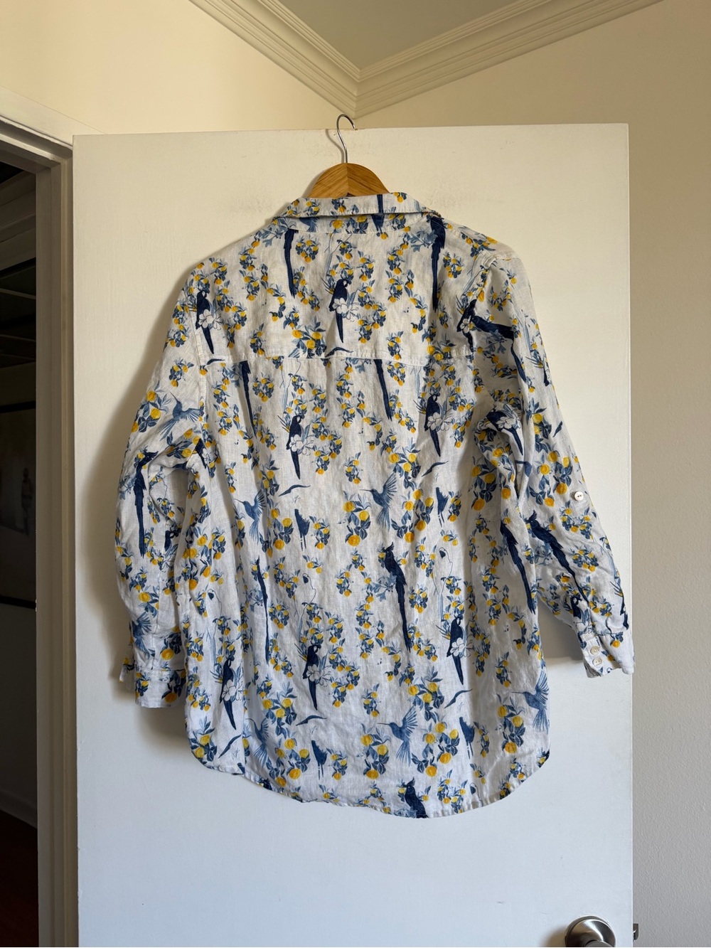 Isaac Mizrahi Linen White Animal Print Parrot Button Down Blouse size 1X EUC - Picture 4 of 7